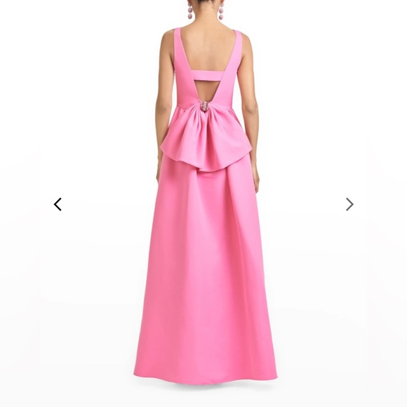 Never worn designer pink bow dress! - Picture 4 of 9